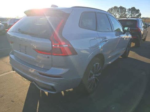 Certified 2025 Volvo XC60 B5 Plus image 2