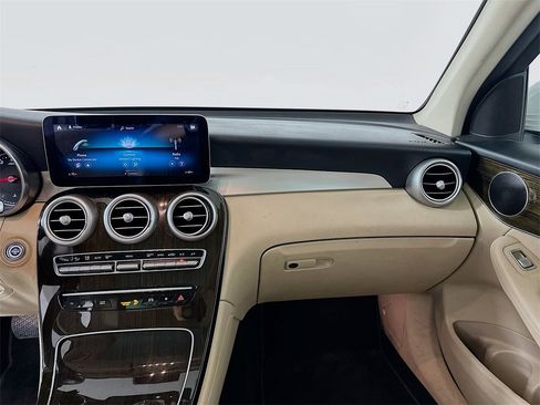 Used 2022 Mercedes-Benz GLC 300 image 20