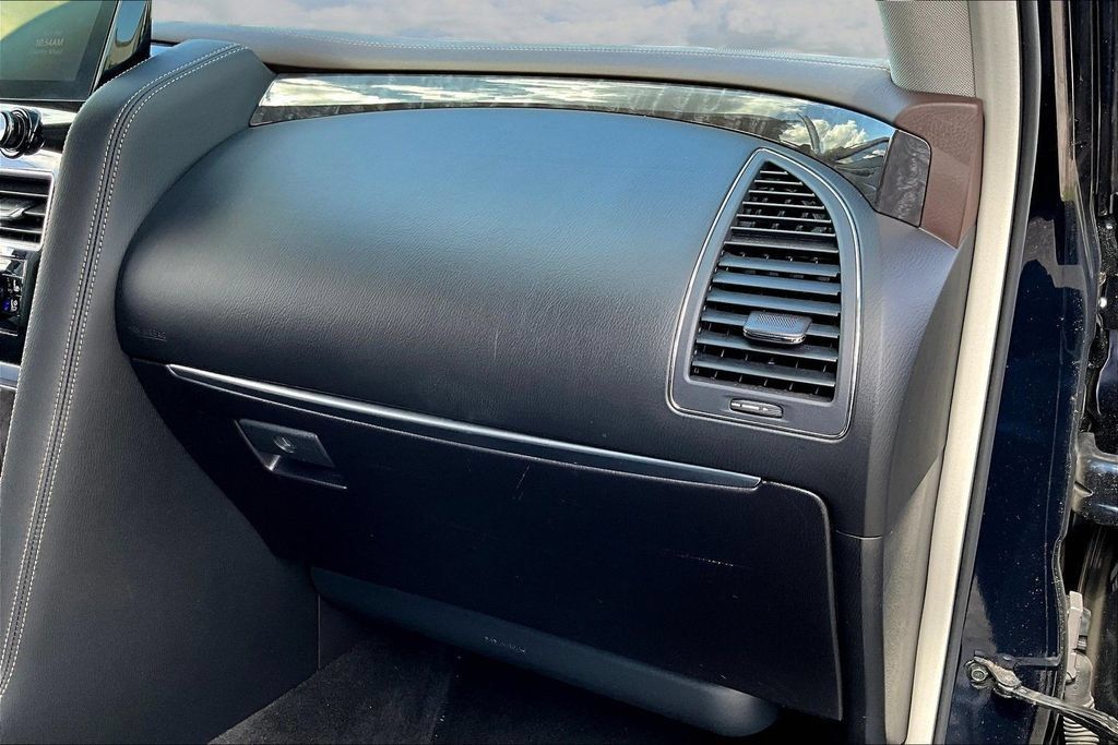 Used 2022 Nissan Armada Platinum w/ Captain's Chairs Package RWD image 26