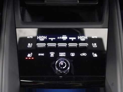 New 2026 Porsche Macan Electric image 31