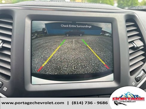 Used 2023 Jeep Cherokee Altitude Lux AWD/4WD image 23