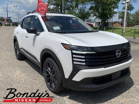 New 2026 Nissan Kicks SR w/ Cold Weather Package FWD image 1