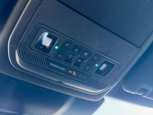 Used 2021 Ford Explorer Platinum w/ Equipment Group 601A AWD/4WD image 38