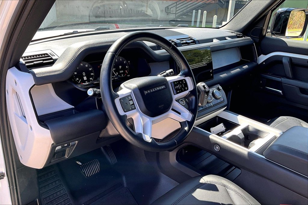Used 2025 Land Rover Defender 110 S AWD/4WD image 17