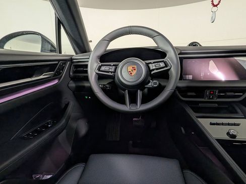 New 2026 Porsche Macan 4 Electric image 21