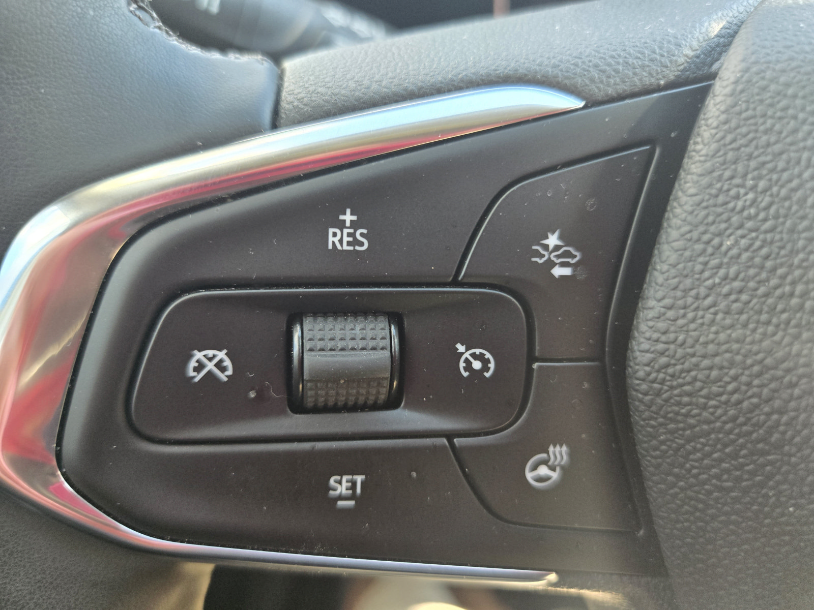 Used 2025 Chevrolet Trax ACTIV w/ Driver Confidence Package FWD image 19