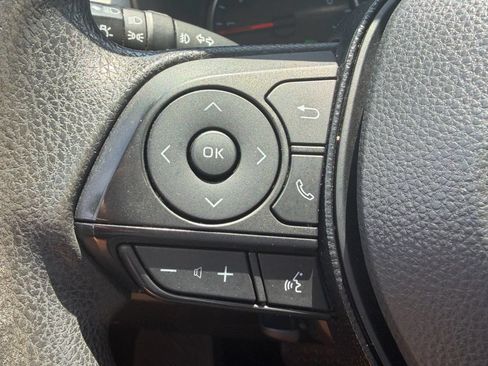 Used 2020 Toyota RAV4 XLE w/ Convenience Package FWD image 27