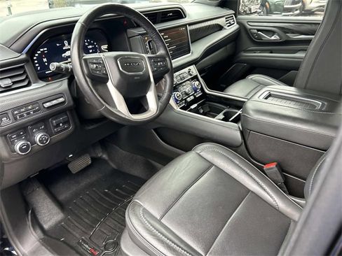 Used 2022 GMC Yukon XL Denali w/ Advanced Technology Package image 15