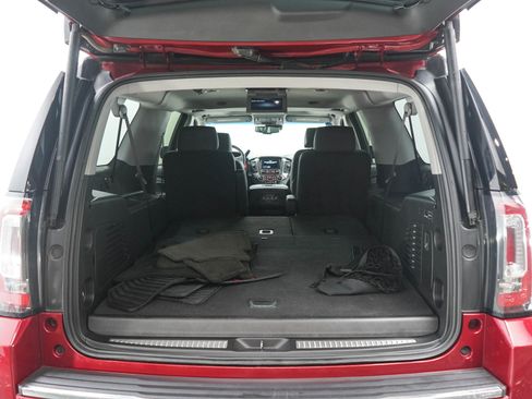Used 2015 GMC Yukon XL Denali w/ Premium Package AWD/4WD image 17