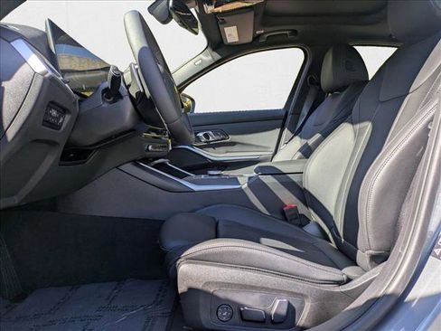 Used 2025 BMW 330i xDrive Sedan w/ Convenience Package image 4