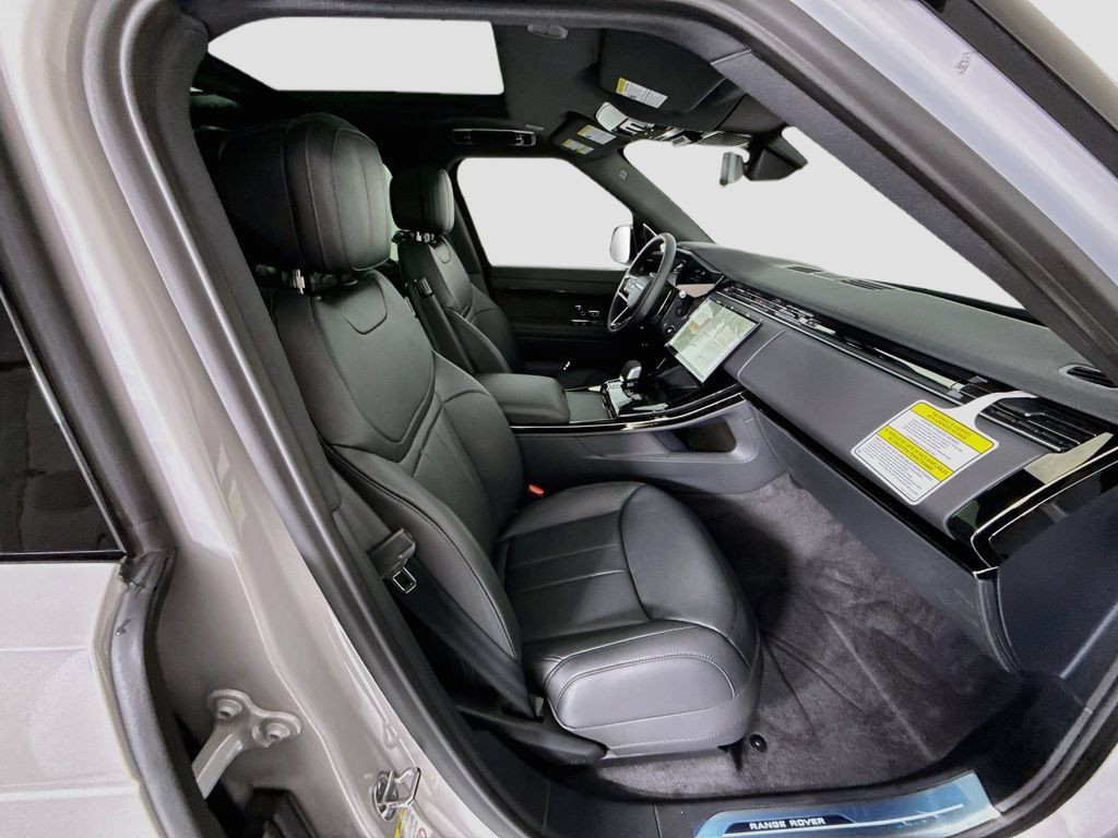 New 2026 Land Rover Range Rover Sport Dynamic SE AWD/4WD image 22