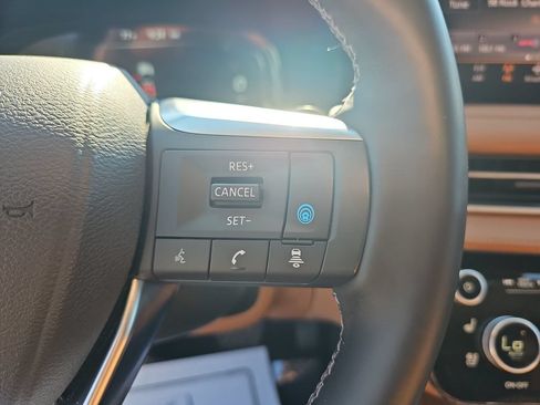 Used 2025 INFINITI QX60 Sensory AWD/4WD image 18