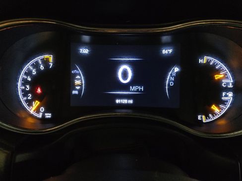 Used 2018 Jeep Grand Cherokee Limited image 23