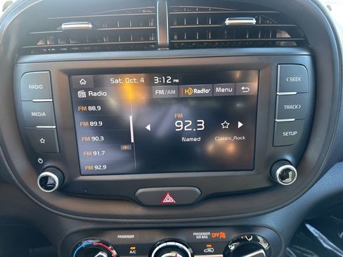 Used 2024 Kia Soul LX w/ Option Group 015 image 16