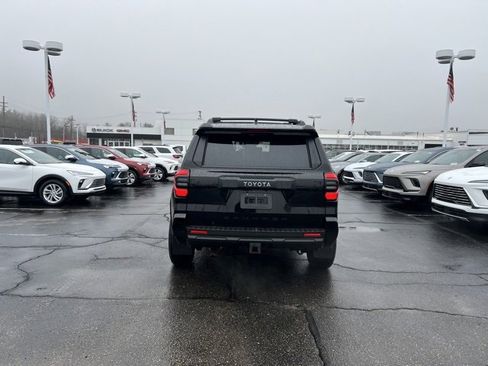 Used 2025 Toyota 4Runner SR5 image 5