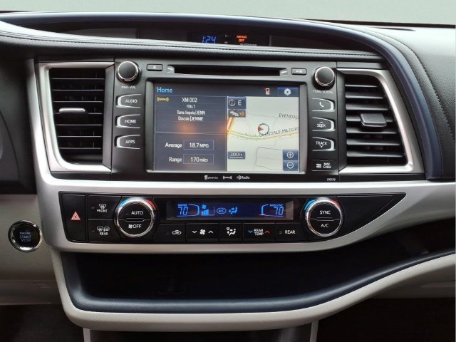 Used 2018 Toyota Highlander XLE AWD/4WD image 18