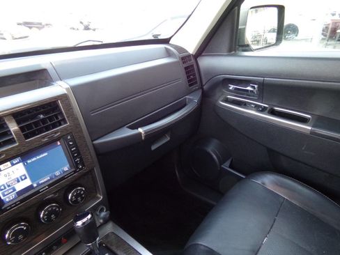 Used 2012 Jeep Liberty Limited Jet w/ Comfort/Convenience Group image 35
