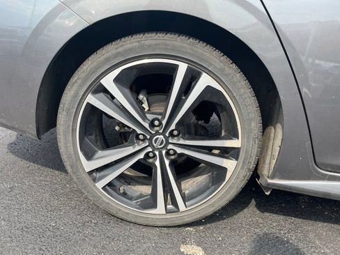 Used 2021 Nissan Sentra SR FWD image 11