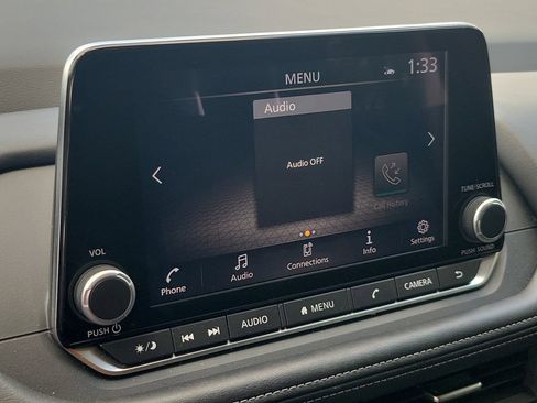 Used 2025 Nissan Rogue SV FWD image 24