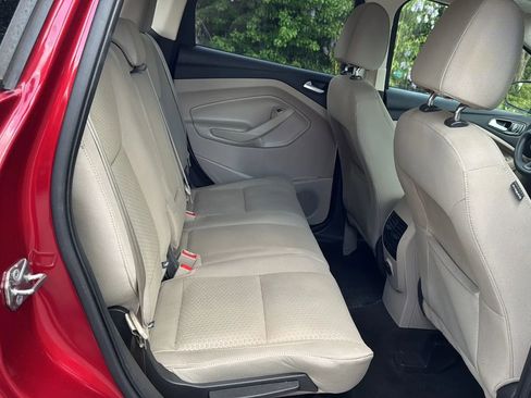 Used 2017 Ford Escape SE image 13