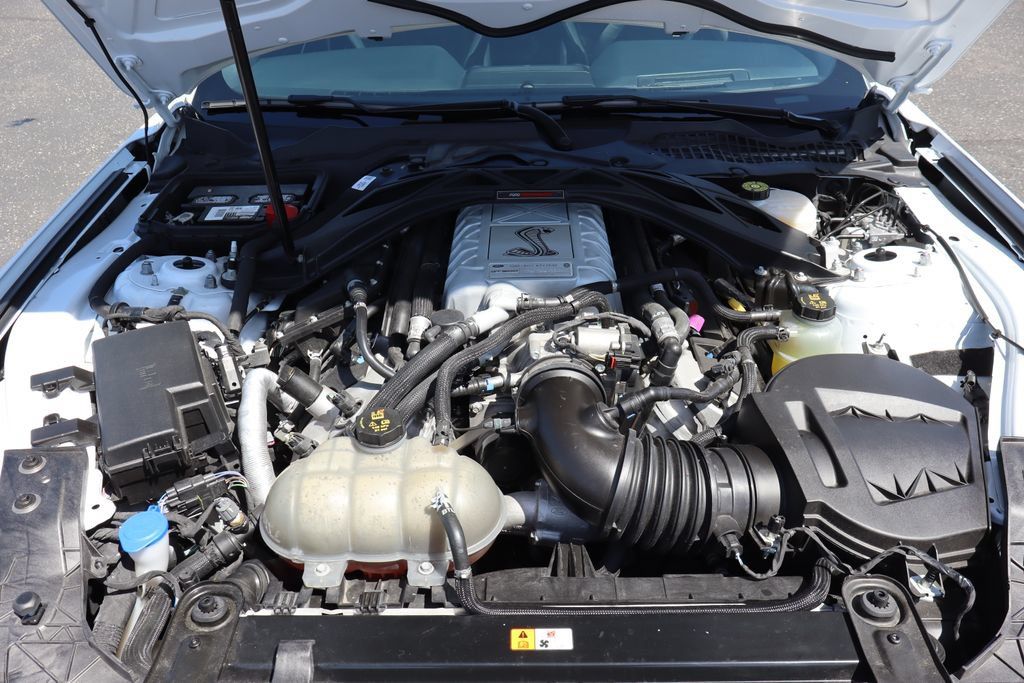 Used 2021 Ford Mustang Shelby GT500 w/ Carbon Fiber Track Pack RWD image 40