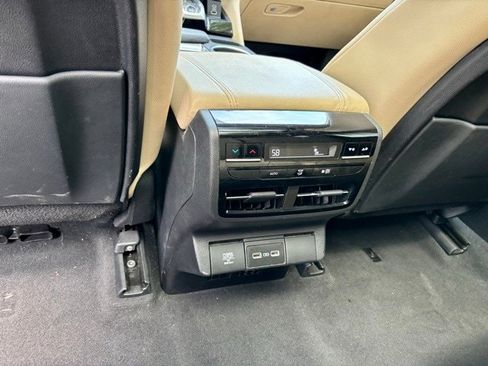 Used 2023 Acura MDX SH-AWD image 11