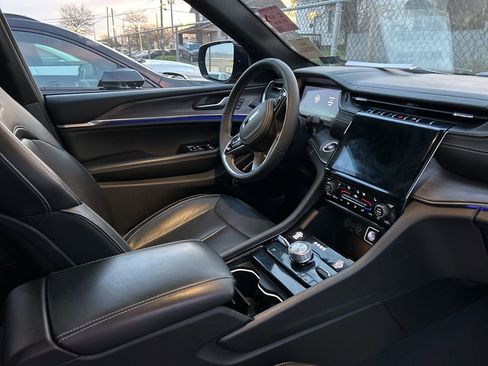 Used 2022 Jeep Grand Cherokee Overland image 7