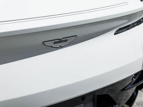 Used 2019 Aston Martin DB11 Volante image 29