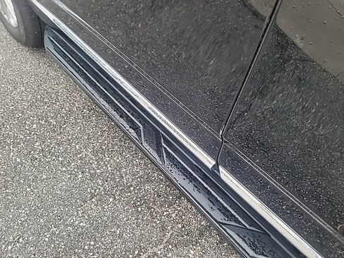 Used 2023 GMC Yukon SLT image 7