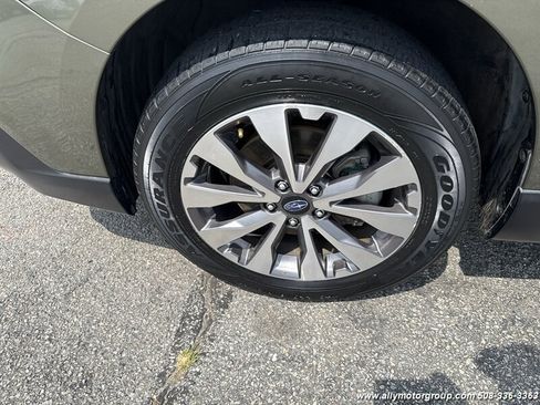 Used 2019 Subaru Outback 3.6R Touring w/ Popular Package #3A AWD/4WD image 9