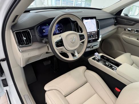 Used 2026 Volvo XC90 B6 Ultra w/ Protection Package image 18