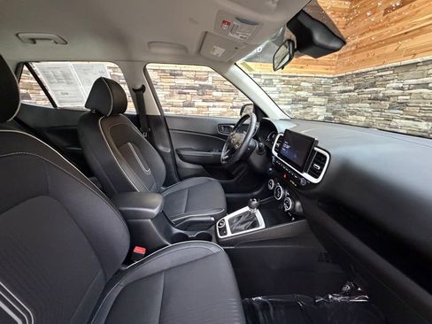 Certified 2024 Hyundai Venue Limited image 14
