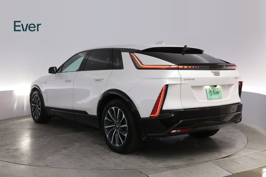 Used 2024 Cadillac Lyriq Sport AWD/4WD image 17