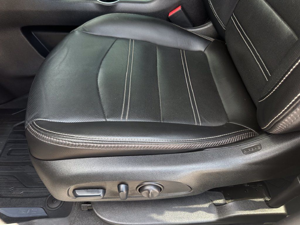 Used 2023 GMC Terrain Denali w/ LPO, Floor Liner Package AWD/4WD image 25
