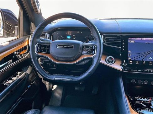 Used 2022 Jeep Grand Wagoneer Series III w/ Rear Seat Video Group 1 image 5