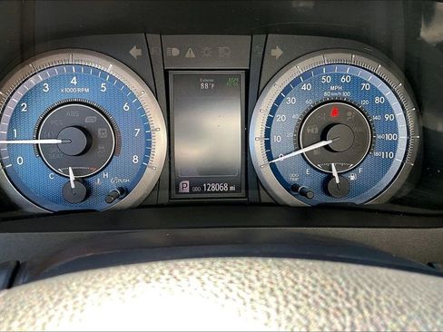 Used 2018 Toyota Sienna XLE AWD/4WD image 2