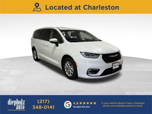 Used 2023 Chrysler Pacifica Touring-L image 1