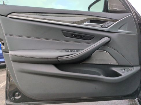 Certified 2023 BMW 530e w/ Premium Package image 27