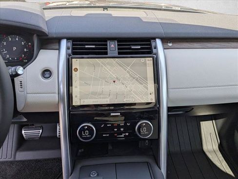 New 2026 Land Rover Discovery Dynamic SE AWD/4WD image 12