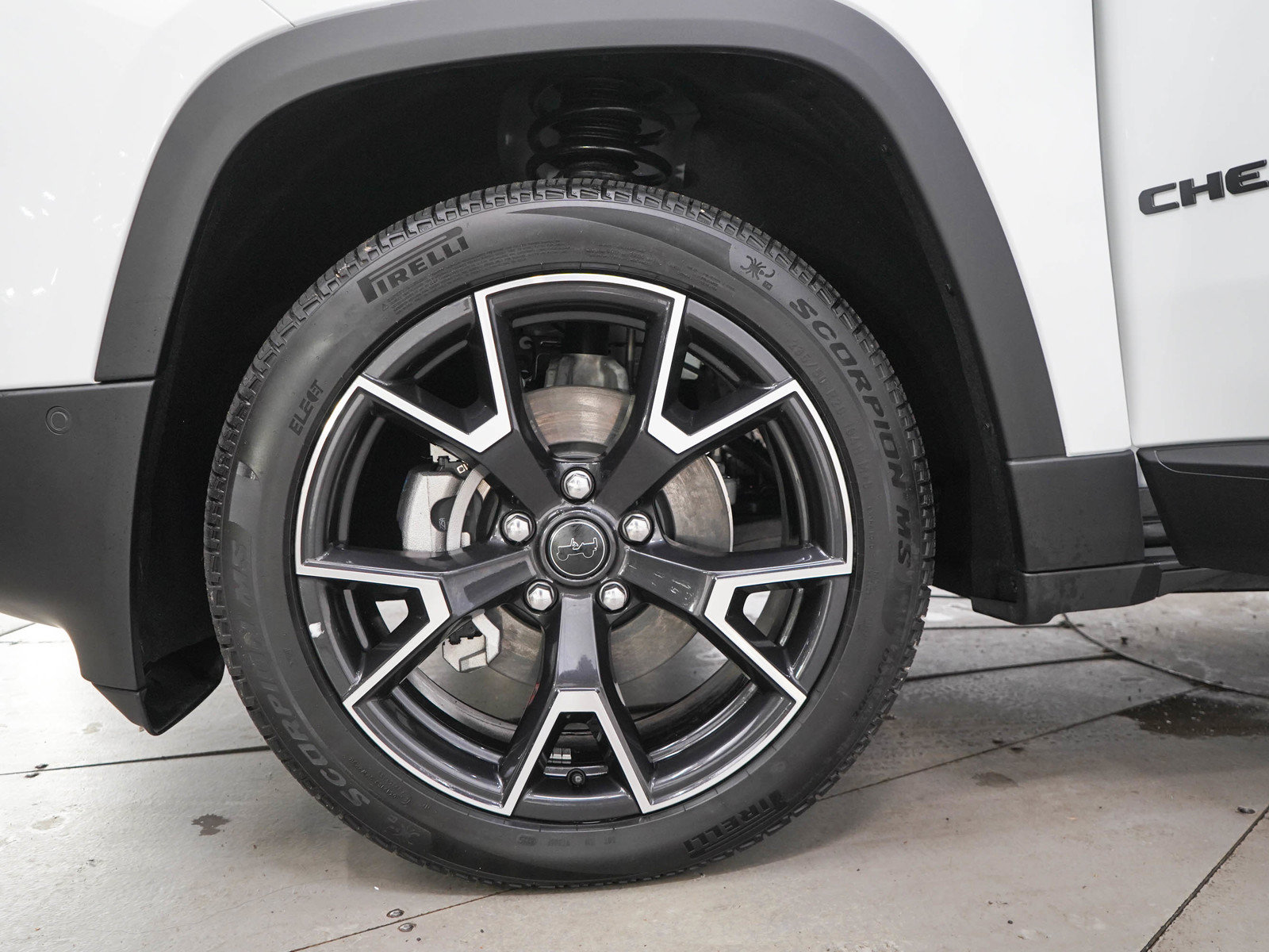 Used 2026 Jeep Cherokee Overland w/ Trailer Tow Group AWD/4WD image 30