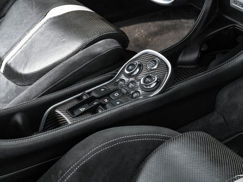 Used 2017 McLaren 570S image 7