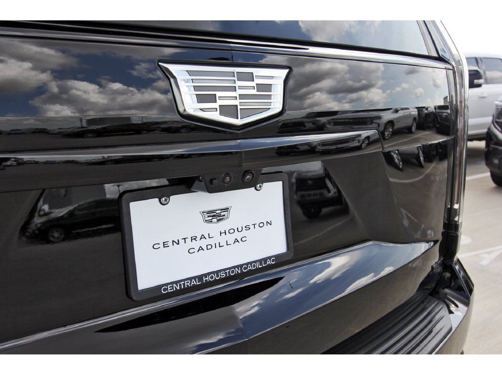 Used 2026 Cadillac Escalade Platinum Sport w/ LPO, ONYX Package AWD/4WD image 30