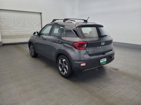 Used 2023 Hyundai Venue SEL FWD image 5