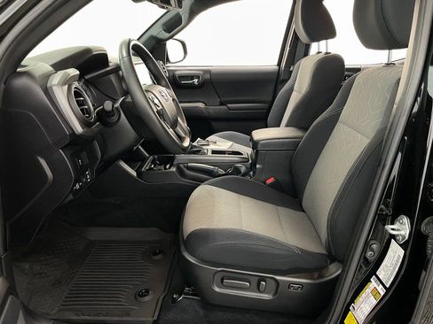 Used 2023 Toyota Tacoma TRD Sport AWD/4WD image 5