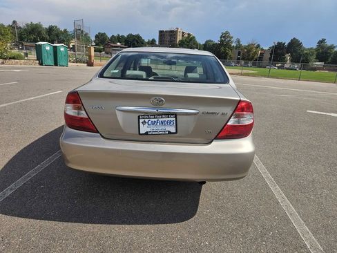 Used 2002 Toyota Camry LE image 4