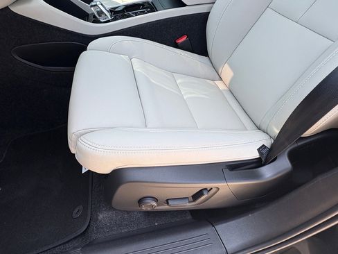 New 2025 Volvo XC40 B5 Plus w/ Protection Package Premier image 20