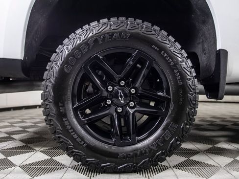 Used 2026 Chevrolet Silverado 1500 Custom Trail Boss AWD/4WD image 39
