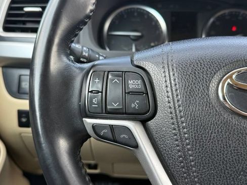 Used 2018 Toyota Highlander XLE AWD/4WD image 27