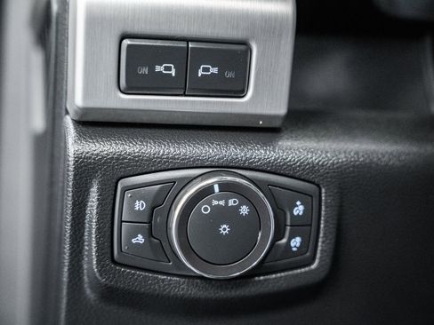 Used 2018 Ford F150 Platinum w/ Equipment Group 701A Luxury image 59