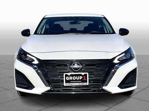 Used 2025 Nissan Altima 2.5 SV image 4